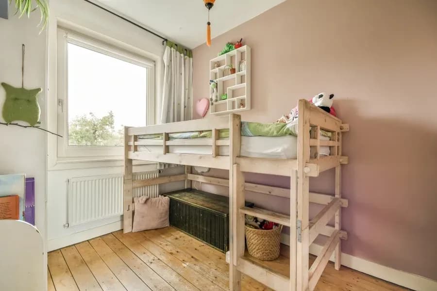 Mitwachsendes Kinderbett aus Zirbe für jeden Lebensabschnitt